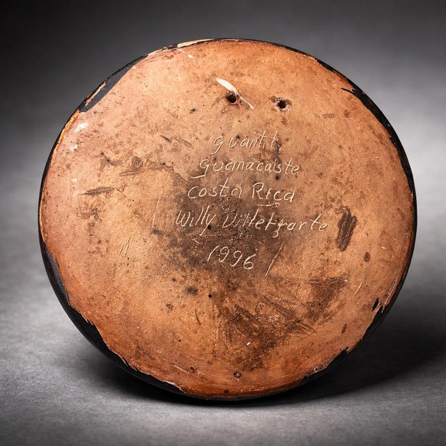 Signed Costa Rican Artisan Pottery Plate / Catchall Bowl — Pre-Columbian Inspired Wall or Table Decor, 1996 For Sale - Image 4 of 5