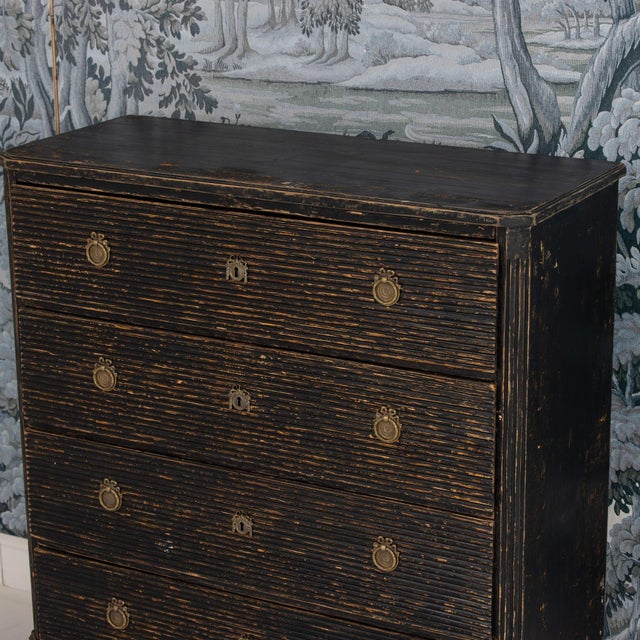 18th Century Swedish Gustavian Period Reeded Commode in Original Black Paint For Sale - Image 14 of 16