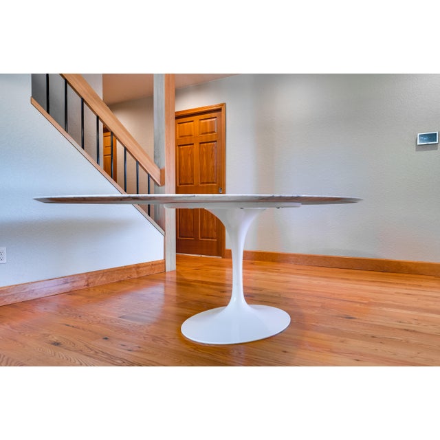 Mid 20th Century Mid 20th Century Eero Saarinen Marble Tulip Dining Table by Knoll For Sale - Image 5 of 9