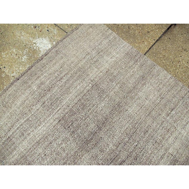 Beige Galerie Shabab Collection Mid-20th Century Turkish Flatweave Kilim Rug For Sale - Image 8 of 10