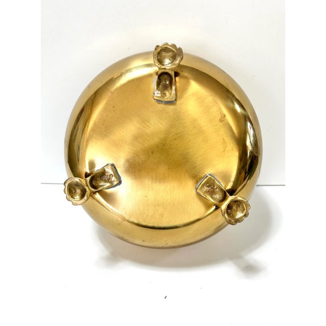 1970s Vintage Brass Claw Foot Bowl – Hollywood Regency Planter, Cachepot, Centerpiece Bowl For Sale - Image 5 of 5