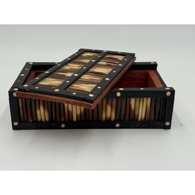 Early 20th Century Antique Anglo Indian Box Handcrafted With Porcupine Quills For Sale - Image 5 of 6