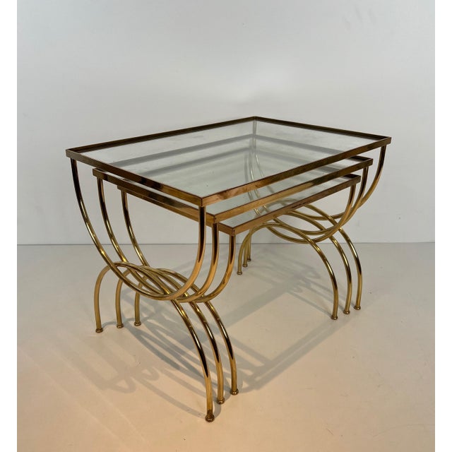 Neoclassical 1940s Work in French Neoclassical style nesting tables with arcuate base For Sale - Image 3 of 12