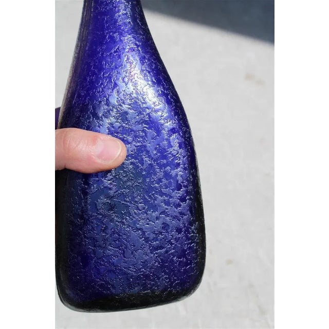 Mid-Century Modern Bottle-Shaped Glass Vase in Cobalt, 1950 For Sale - Image 3 of 8