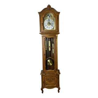 Vintage Grandfather Clock in Oak For Sale