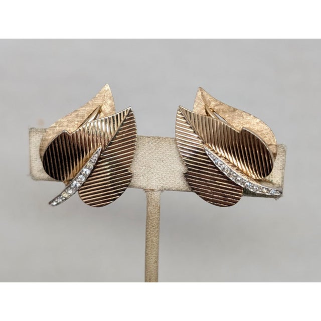 Boucher Vintage Signed Boucher Goldtone Leaves With Clear Rhinestones Clip Earrings-2 Pieces For Sale - Image 4 of 12