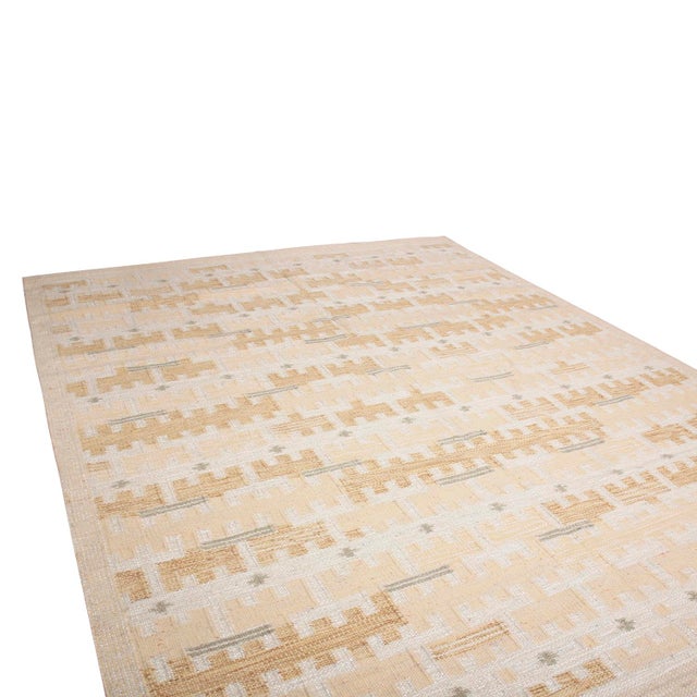 Mid-Century Modern Rug & Kilim’s Scandinavian Style Rug in Ivory and Beige, With Geometric Pattern 5x8 For Sale - Image 3 of 7