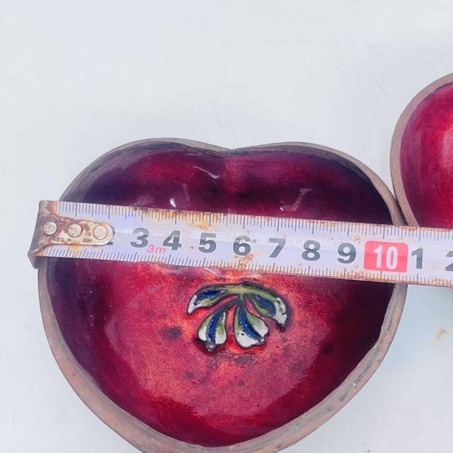Metal Vintage Cloisonné Enamel Heart-Shaped Trinket Box – Red Ground, Floral Motif, Silver-Blue Technique For Sale - Image 7 of 9