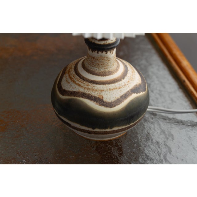 Small Danish Modern Brown Ceramic Table Lamp by Jette Hellerøe, 1960s For Sale - Image 10 of 17