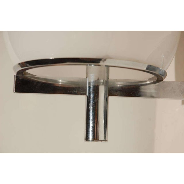 1960s Vintage Chrome and Glass Lightolier Sconce For Sale In Los Angeles - Image 6 of 9