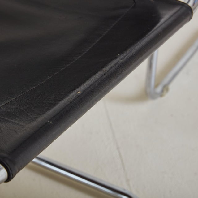 Chrome Set of 4 Chrome + Black Leather Cantilever Chairs, Italy 1970s For Sale - Image 8 of 11