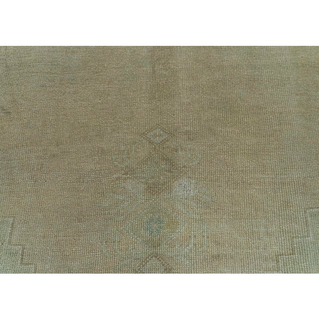 Turkish Vintage Rug 4'7" x 7'8" #20502 For Sale - Image 4 of 8