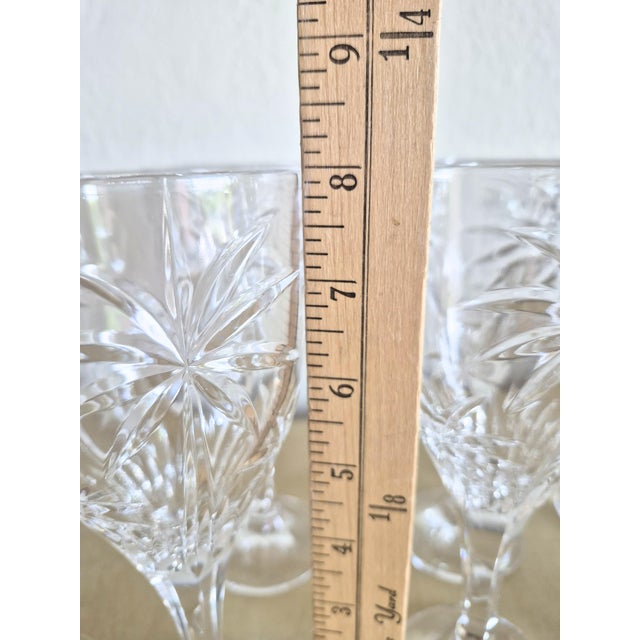 Vintage Godinger Czech Crystal South Beach Cut Palm Tree Pattern Stemware Wine Water Goblet - Set of 8 For Sale In Orlando - Image 6 of 7