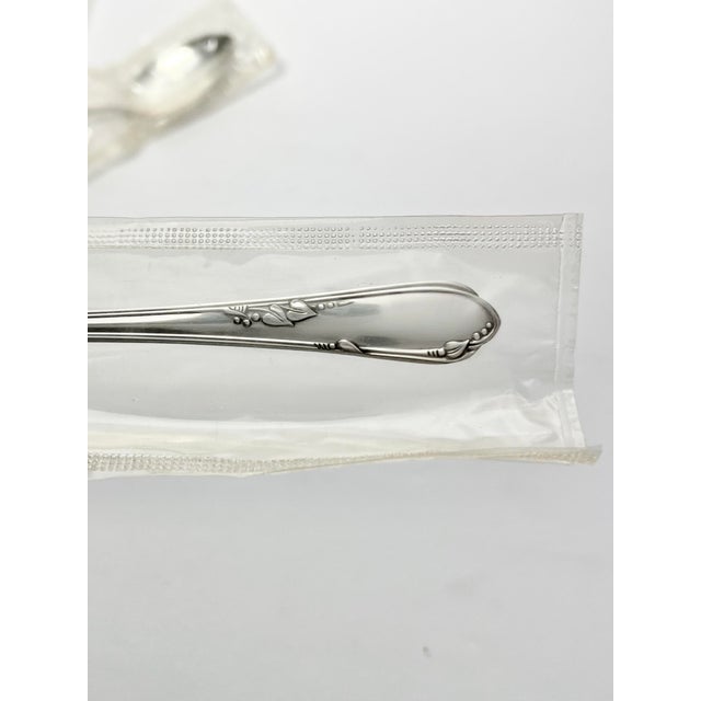 Oneida 1970s Oneida “Meadowbrook” Set of 8 Silverplate Iced Tea Spoons For Sale - Image 4 of 5