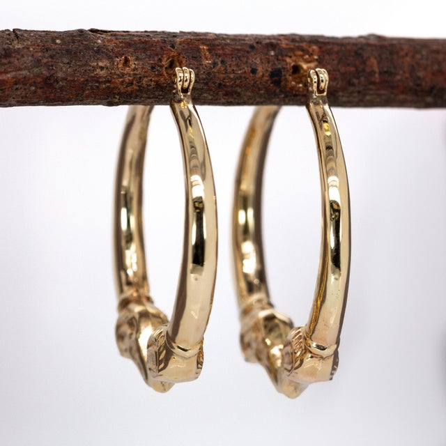 Animal Inspired Estate Hoop Earrings in 14k Solid Gold| Latch Back Closure, 31mm For Sale In Columbus - Image 6 of 7