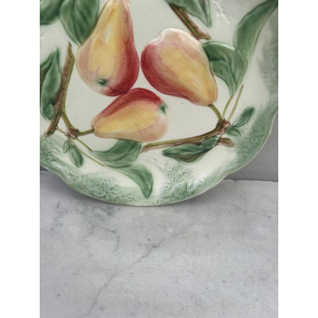 French Country 19th Century Majolica Pear Plate Choisy Le Roi For Sale - Image 3 of 6