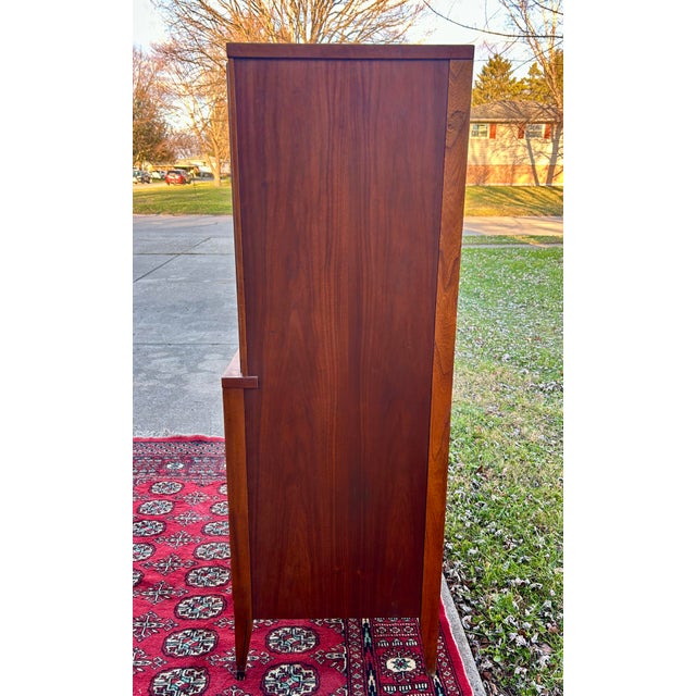 Vintage 1960’s Mid Century Modern Kent Coffey Tempo Walnut Dresser/Chest Drawers Gentlemen’s Chest For Sale - Image 9 of 12