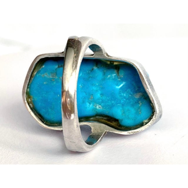 * Organic Genuine Arizona Blue Turquoise Statement Ring in Sterling Silver, Vintage Estate, Size 7 For Sale - Image 4 of 11
