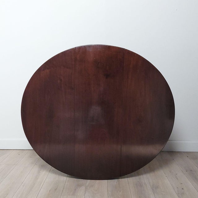 George III Round Mahogany Drop Leaf Table, England Circa 1780 For Sale - Image 10 of 10