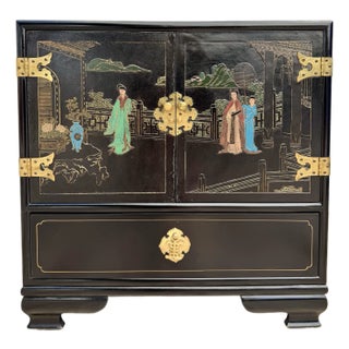 Vintage Chinese Hand-Painted Black Lacquer Chinoiserie Nightstand Side Cabinet For Sale