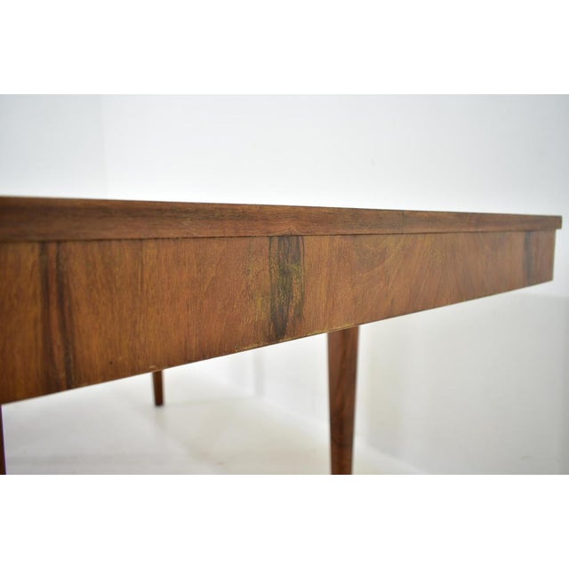 Brown Czechoslovakian Extendable Dining Table in Walnut by Jindrich Halabala, 1940s For Sale - Image 8 of 18