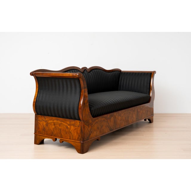 Antique Biedermeier Walnut Sofa, 1850 For Sale - Image 3 of 18