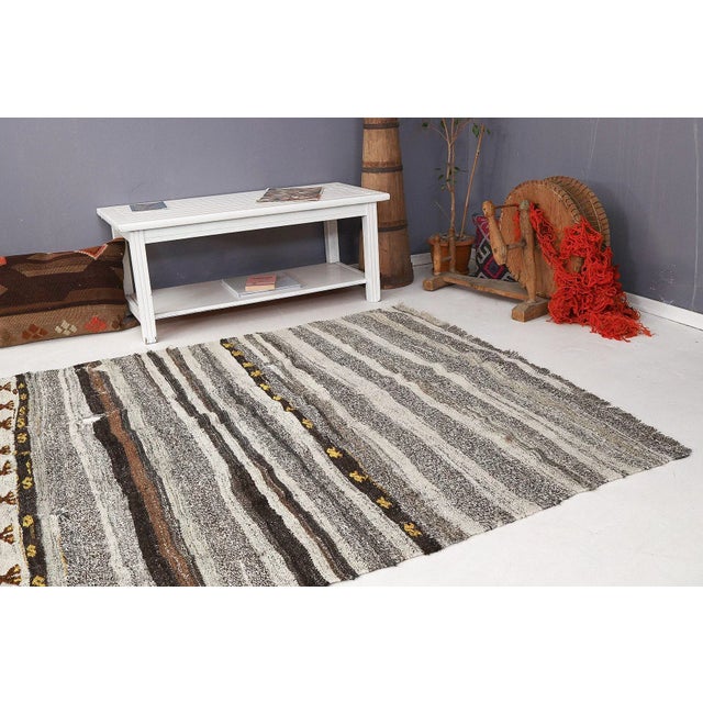 Mid 20th Century Vintage Gray Turkish Kilim Rug For Sale In Los Angeles - Image 6 of 7