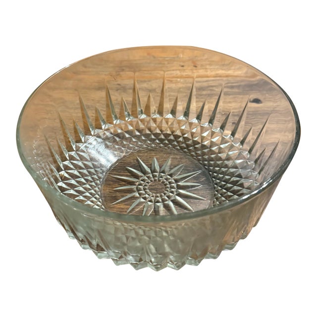 1960s Vintage Arcoroc France Clear Glass Serving Bowl Starburst & Diamond For Sale