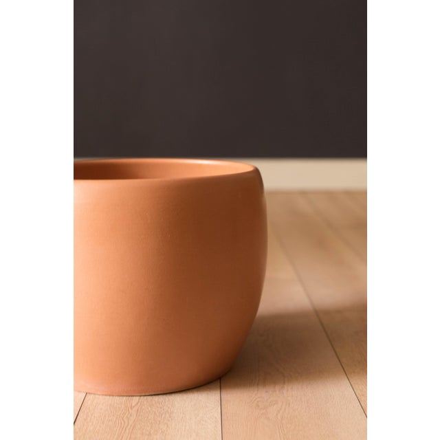 1960s Large Vintage California Terra Cotta Planter Pot by Gainey Ceramics For Sale - Image 5 of 11