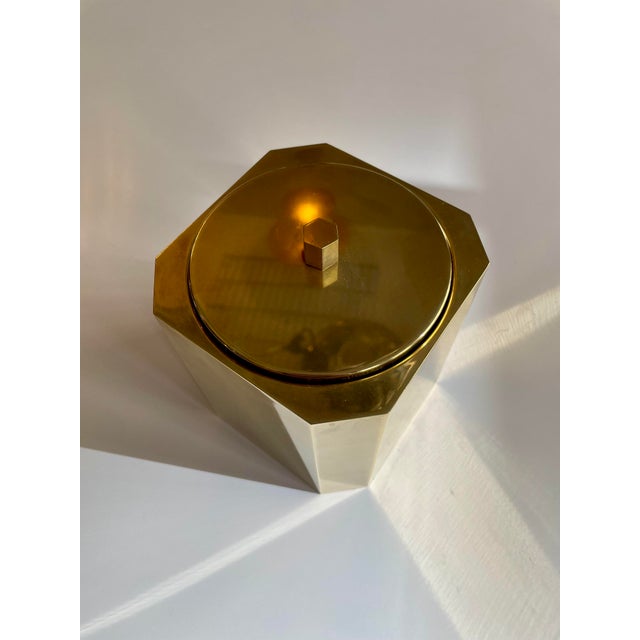 Mid-Century Modern Brass Ice Bucket with Ice Cube Tray and Glass Insert, 1970s For Sale - Image 6 of 10
