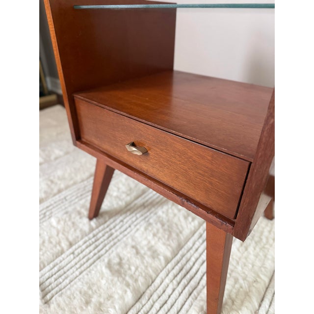 Mengel Furniture Co. Vintage Mid Century Mahogany Side Table by Mengel for Raymond Loewy For Sale - Image 4 of 12