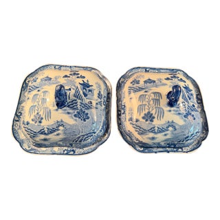 Mid 19th Century Mason's Patent Ironstone, Blue Willow and Chinoiserie , Vegetable Dishes - a Pair For Sale
