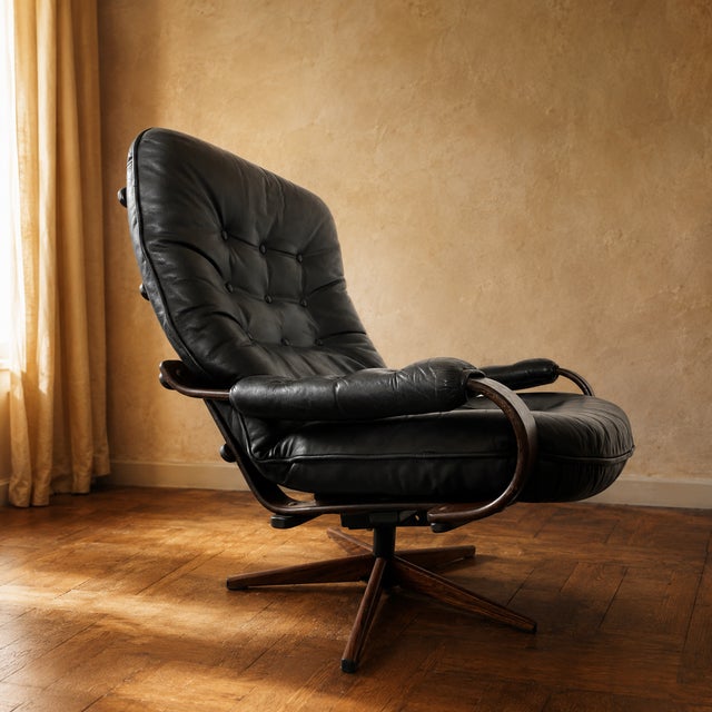 Scandinavian Black Leather Swivel Lounge Chair with Bentwood Frame, 1970s For Sale - Image 4 of 10