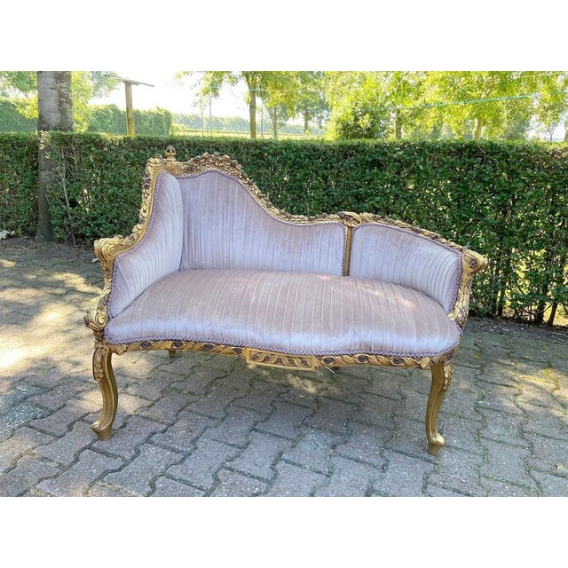 French 1950s French Louis XVI Pink Velvet Corner Settee For Sale - Image 3 of 16