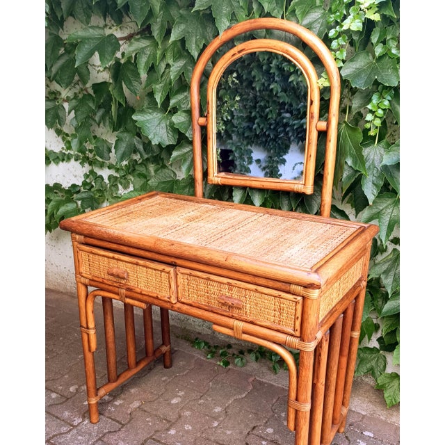 Rattan Dressing Table, 1960s, in Good conditions. Designed 1960 to 1969