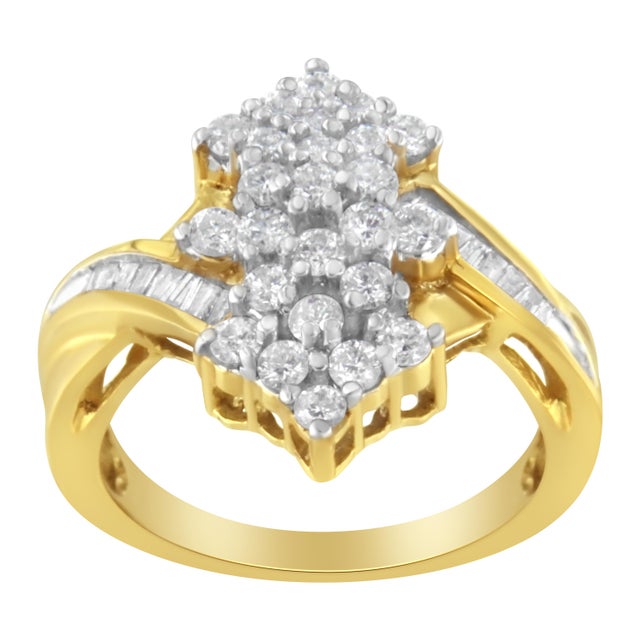 Contemporary 10K Yellow Gold Round And Baguette Cut Diamond Cluster Ring (1 1/10 Cttw, H-I Color, SI2-I1 Clarity) - Size 7 For Sale - Image 3 of 7