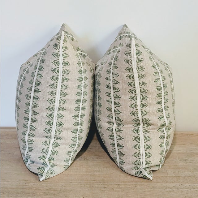 Traditional Schumacher Alva Green Fern Pillows - Set of 2 For Sale - Image 3 of 7