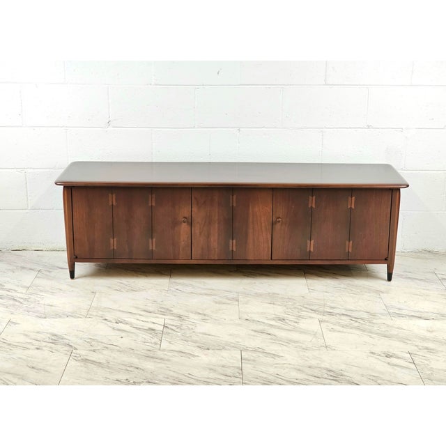 Mid-Century Modern 1960s Lane Acclaim Window Chest For Sale - Image 3 of 9