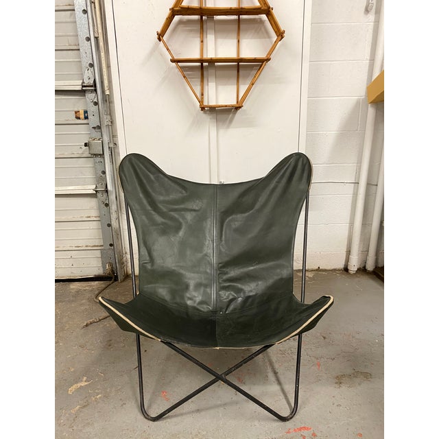 Jorge Ferrari Hardoy Midcentury Modern Leather Hardoy Iron Butterfly Chairs, a Pair For Sale - Image 4 of 5