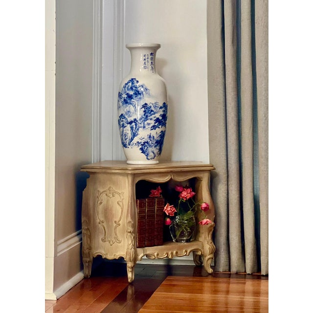 Early 20th Century Louis XV Style Carved Cream Painted Small Corner Cabinets - a Pair For Sale In Philadelphia - Image 6 of 12