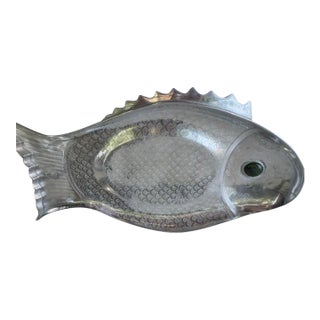 Vintage 1975 XLarge Fish Sandcast Aluminum Platter With Green Agate Eye by Arthur Court Design For Sale