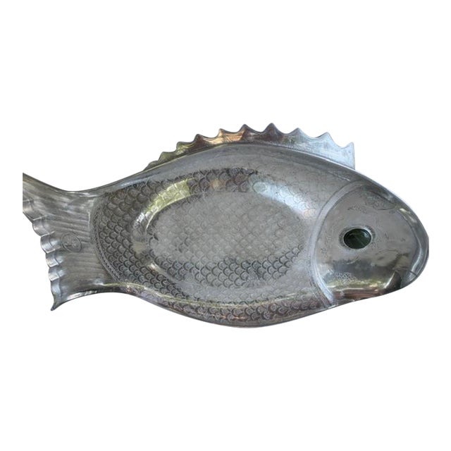 Vintage 1975 XLarge Fish Sandcast Aluminum Platter With Green Agate Eye by Arthur Court Design For Sale
