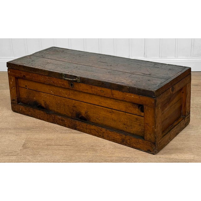Farmhouse Antique Large Primitive Farmhouse Pine Storage Tool Chest For Sale - Image 3 of 14