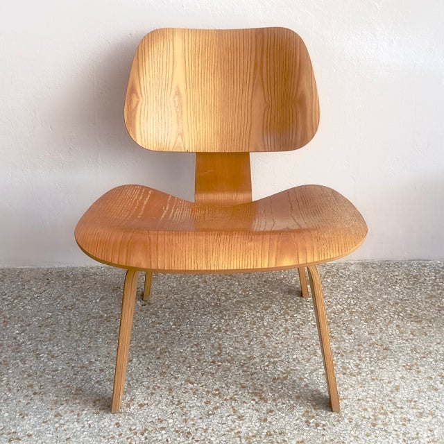 Authentic LCW Chair by Charles Eames for Herman Miller, Circa 1960s For Sale In Miami - Image 6 of 16