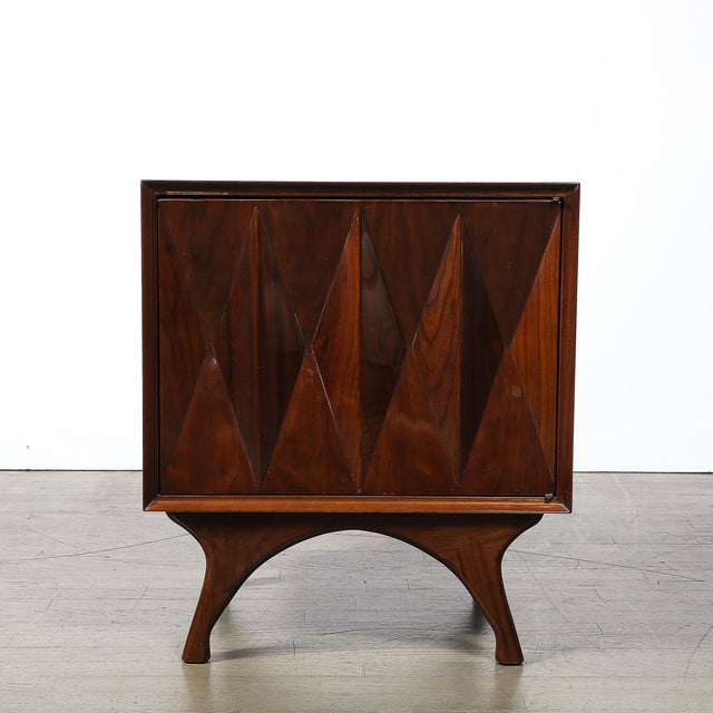 Mid-Century Book-Matched Walnut Diamond Front Nightstands by Albert Parvin For Sale In New York - Image 6 of 12