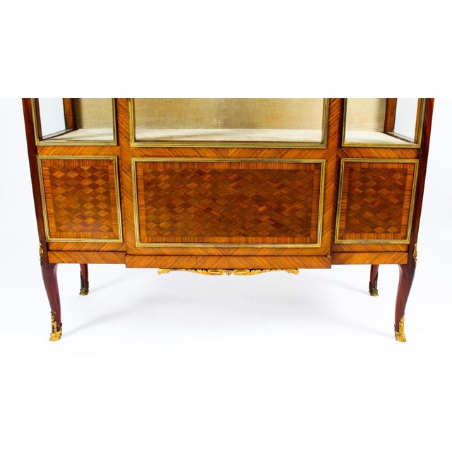 French Parquetry Ormolu Mounted Vitrine Cabinet, 19th Century For Sale - Image 10 of 18