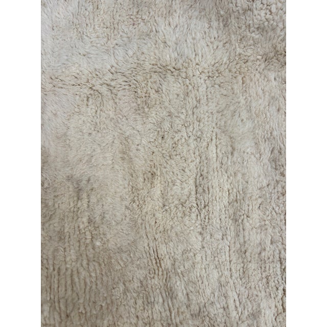 Moroccan Beni M’rirt Wool Rug – Hand Knotted Berber Carpet, Large Ivory Luxury Area Rug For Sale - Image 14 of 15