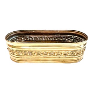Vintage Oval Brass Cachepot Planter – Hollywood Regency Floral Brass Jardiniere For Sale