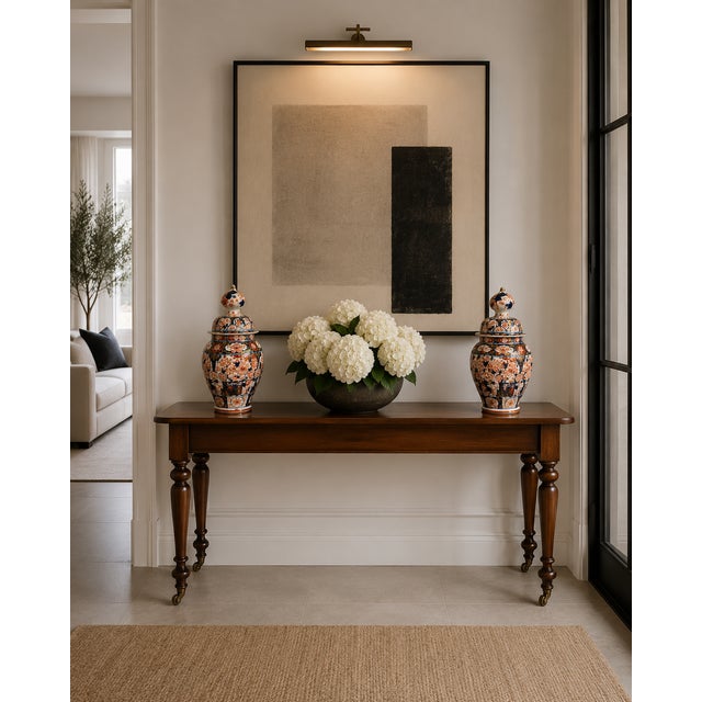 An elegant Antique Victorian figured mahogany hall console table dating from around 1850, of exceptional quality and...