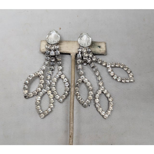 1980s Vintage 1980s Signed Alexis Kirk Rhodium Plated Clear Rhinestone Chandelier Clip Earrings-2 Pieces For Sale - Image 5 of 9